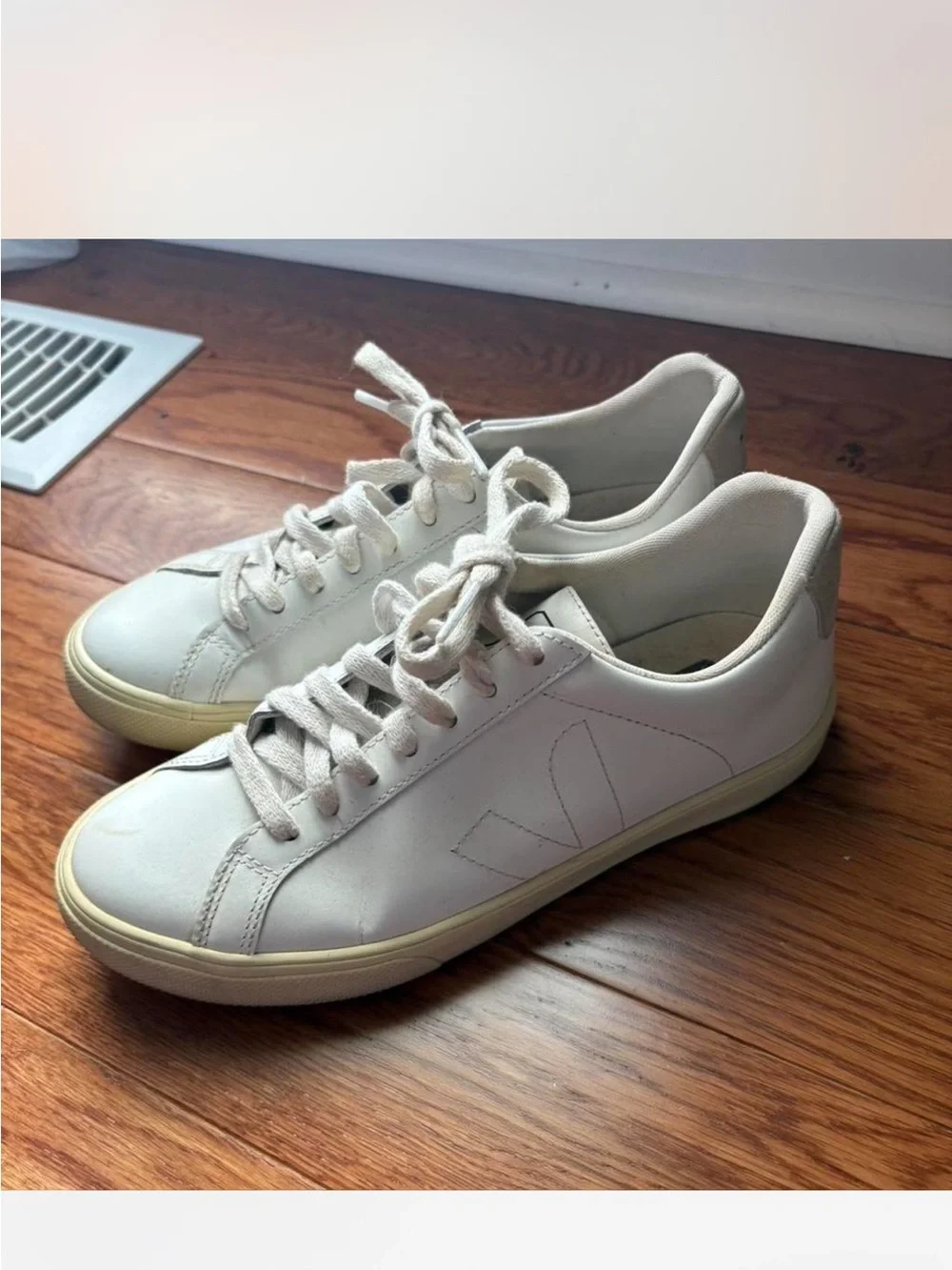 Vejas Women's Cream Low-Top Leather Sneakers